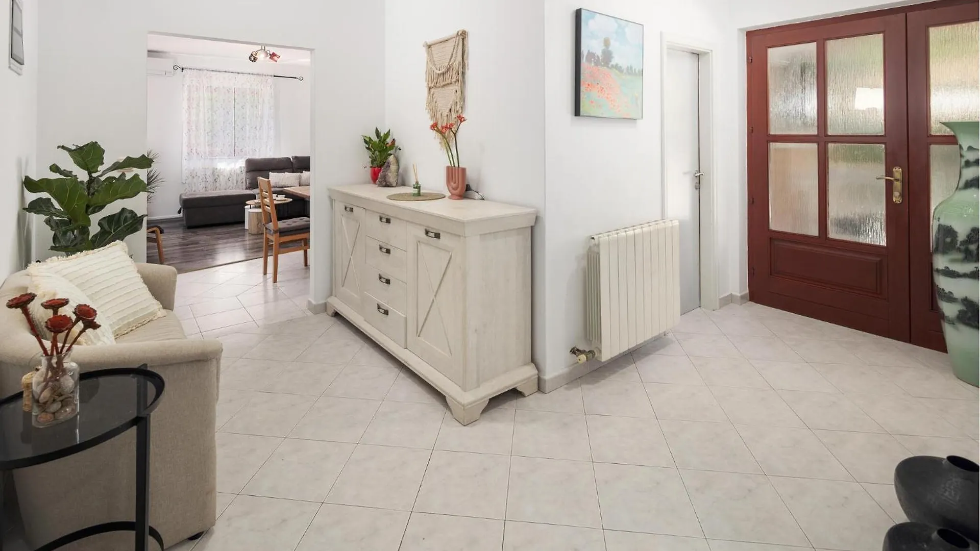 Gorgeous Home In Tinjan With Kitchen