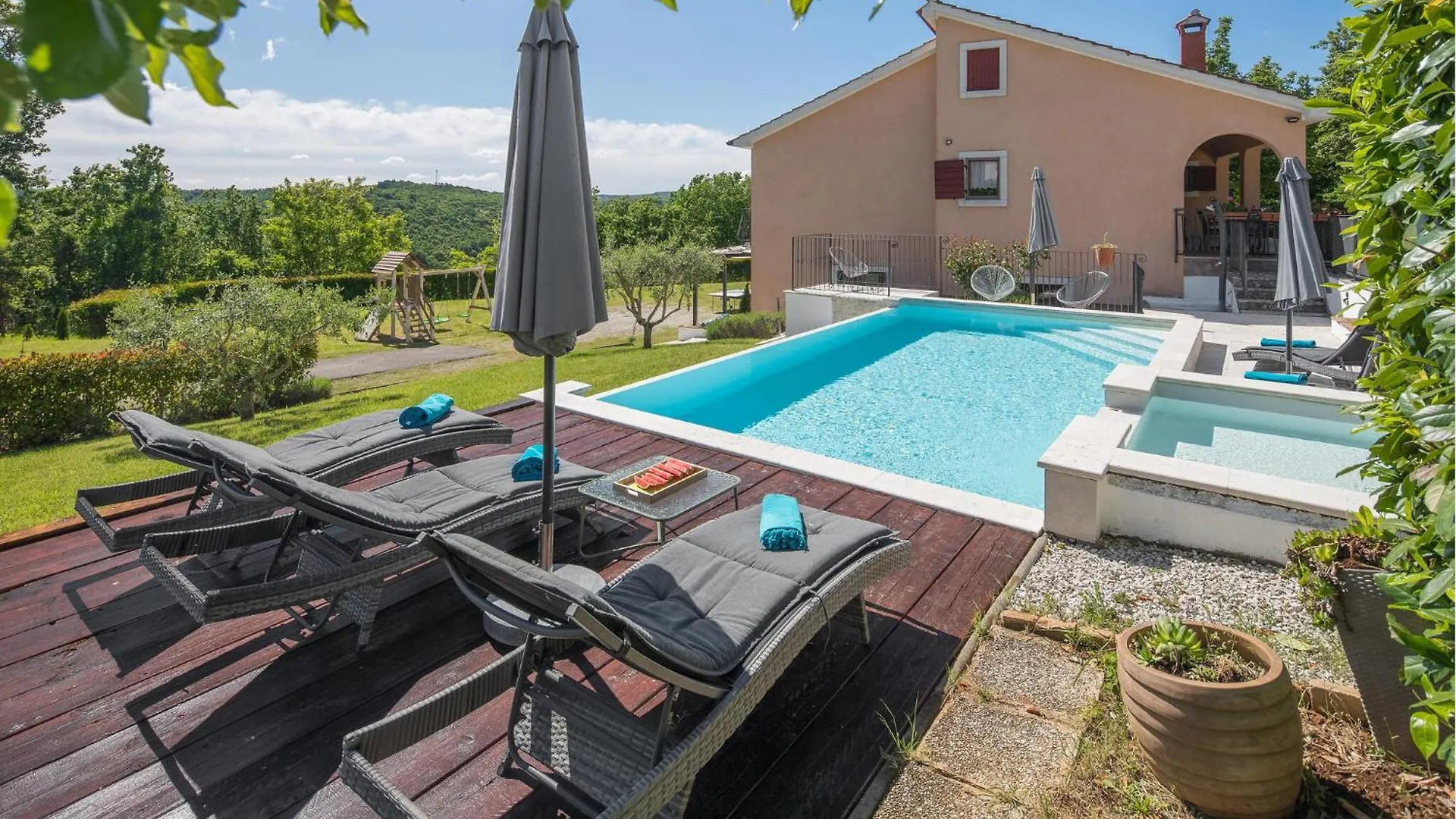 Gorgeous Home In Tinjan With Kitchen Holiday home