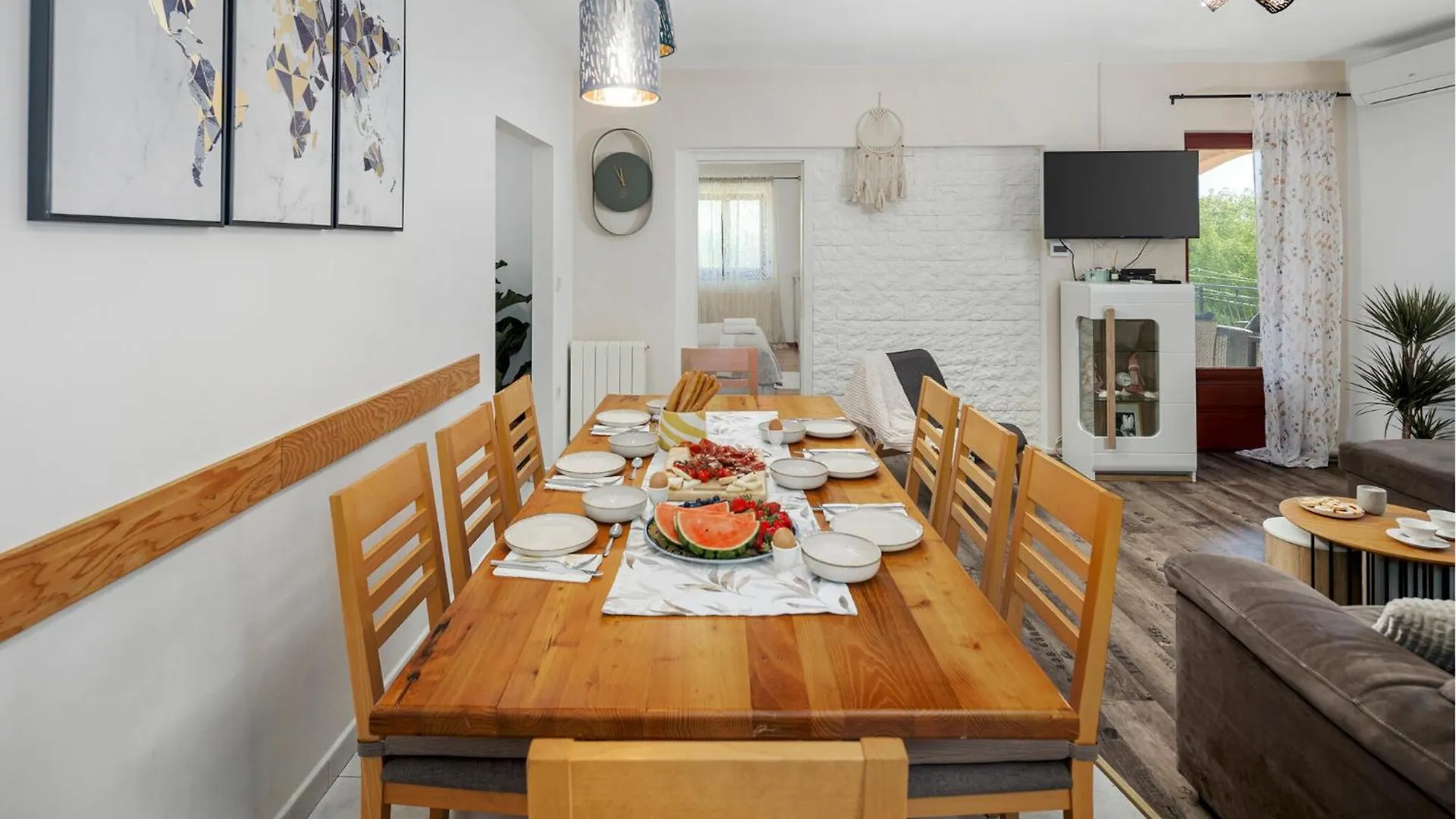 Gorgeous Home In Tinjan With Kitchen 0*,