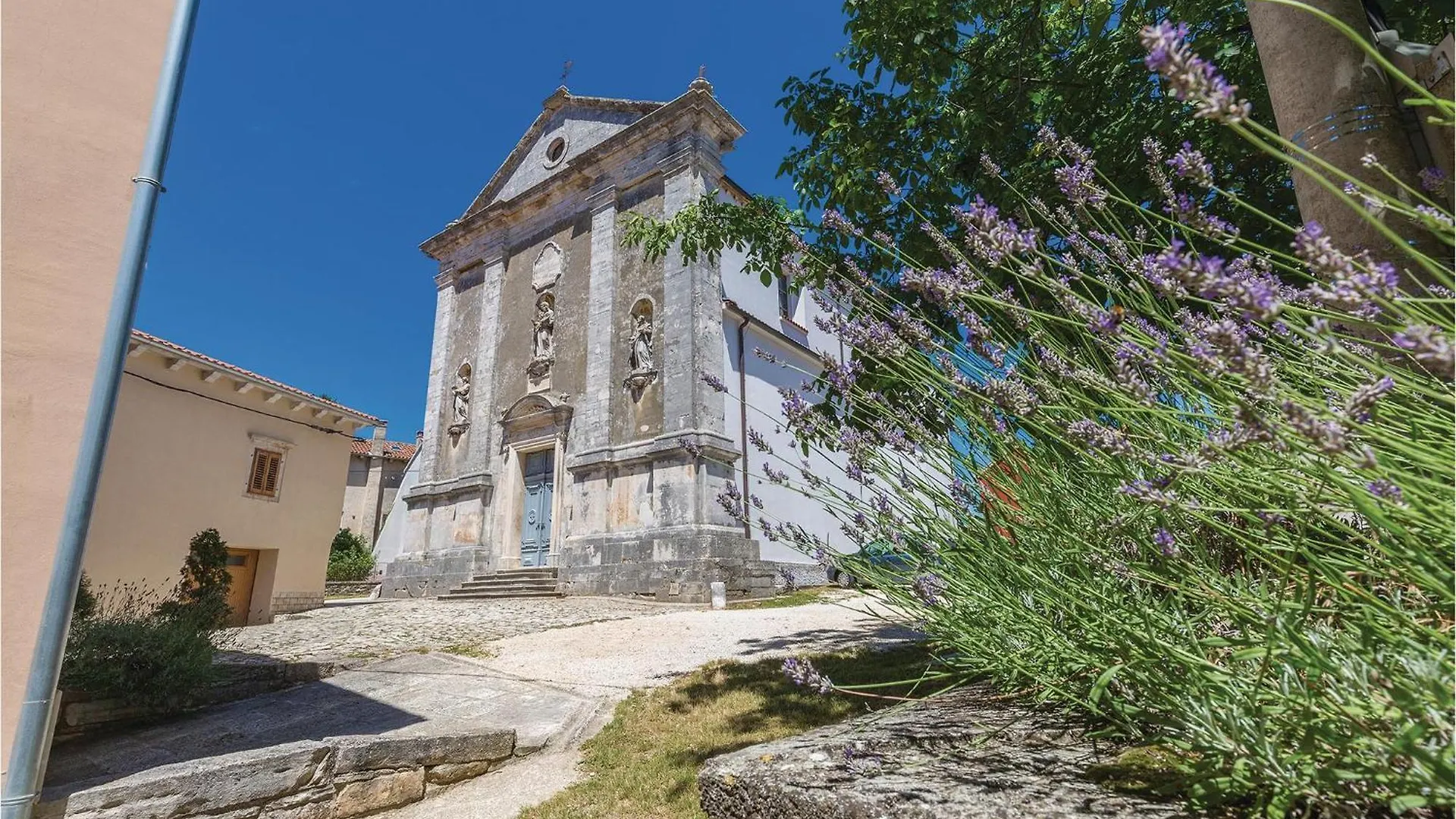 Holiday home Gorgeous Home In Tinjan With Kitchen Croatia