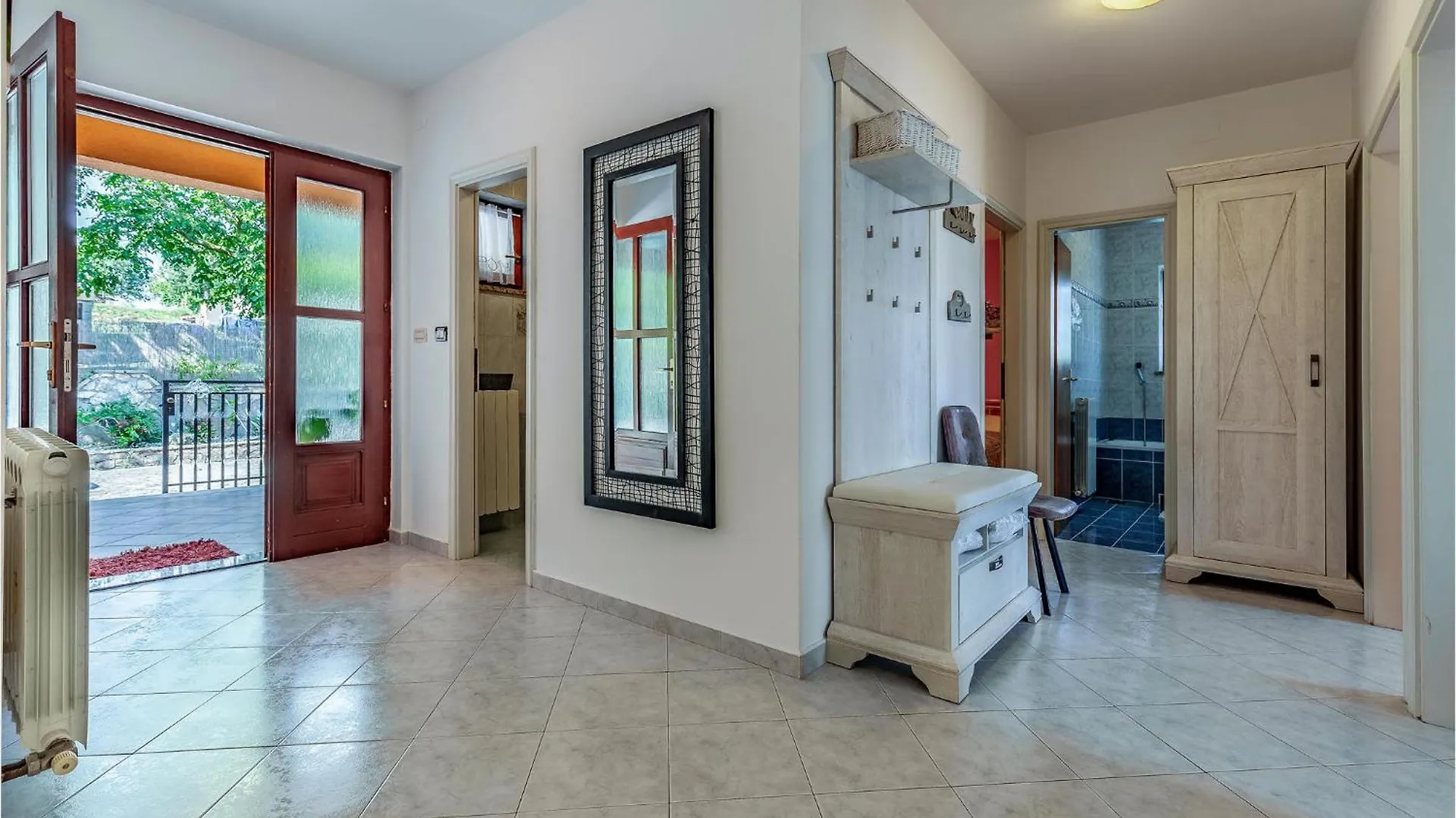Gorgeous Home In Tinjan With Kitchen