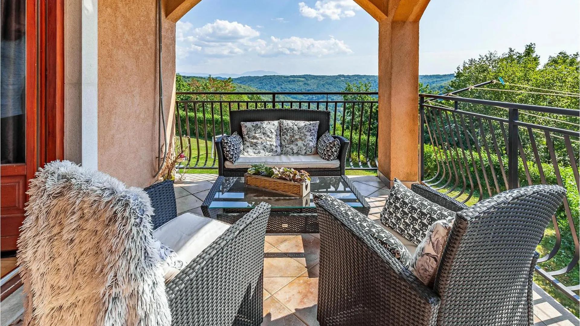 Gorgeous Home In Tinjan With Kitchen Croatia
