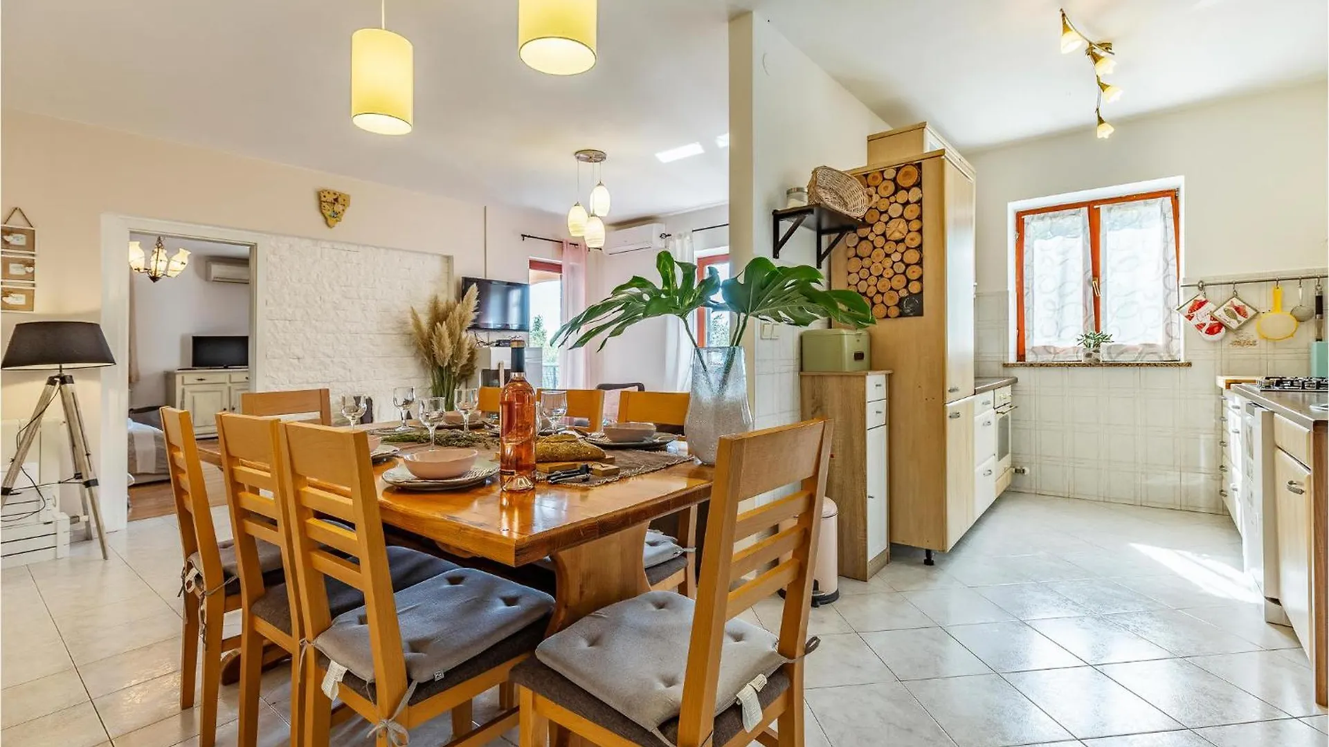 Holiday home Gorgeous Home In Tinjan With Kitchen Croatia