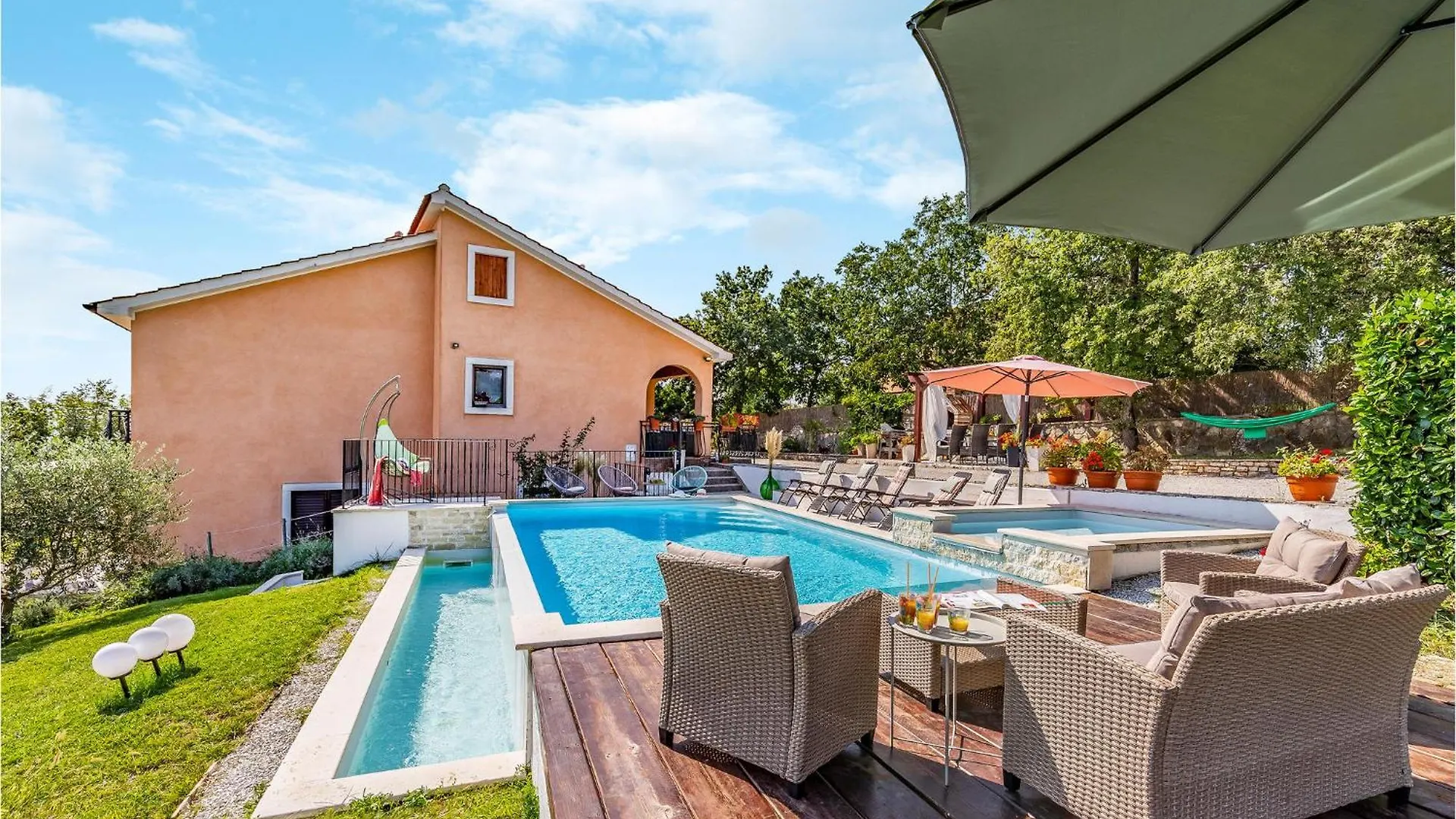 Holiday home Gorgeous Home In Tinjan With Kitchen