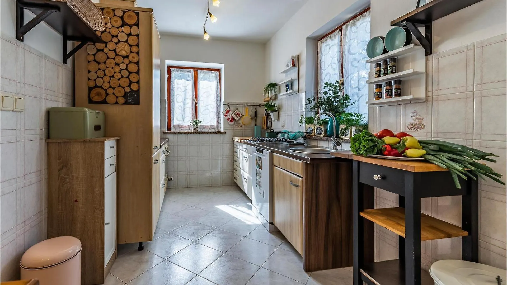 Gorgeous Home In Tinjan With Kitchen Holiday home