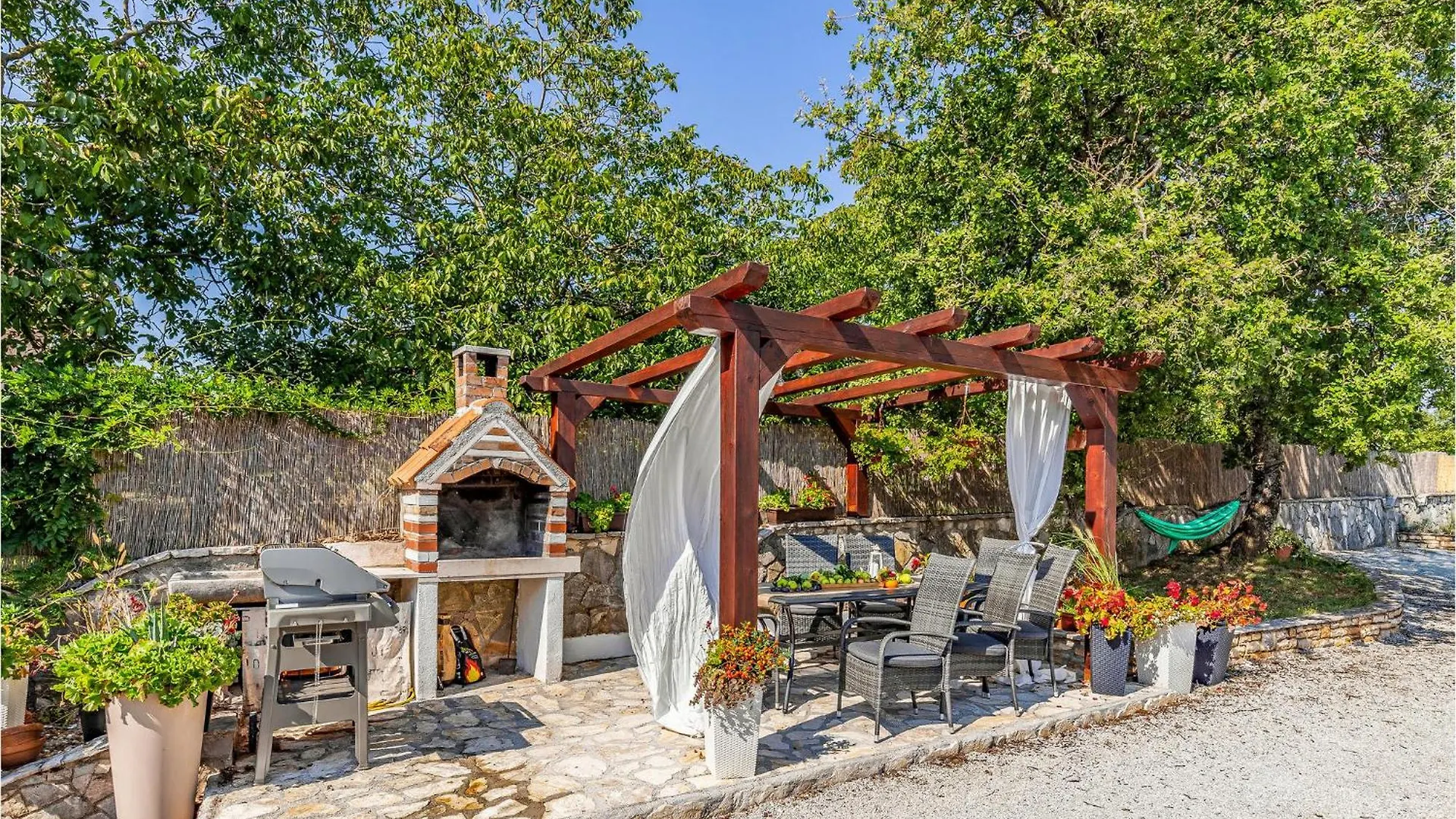 Gorgeous Home In Tinjan With Kitchen Holiday home